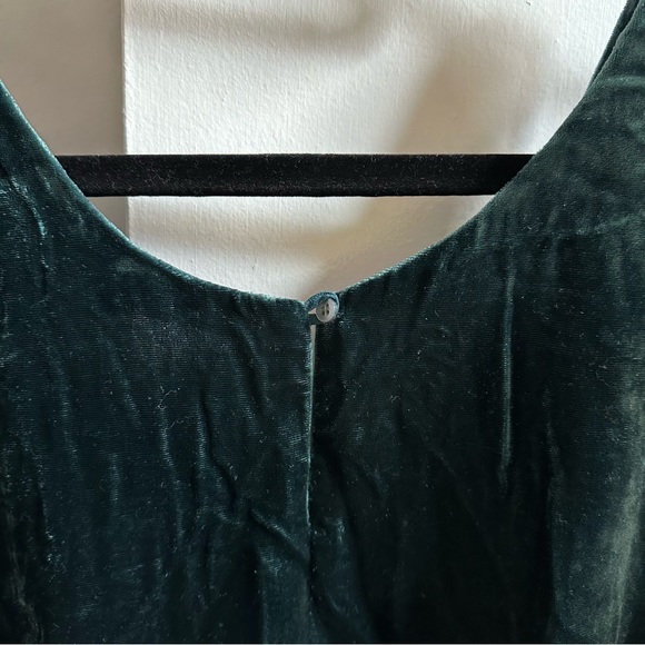 VEVLET DARK GREEN TANK TOP - Picture 3 of 5